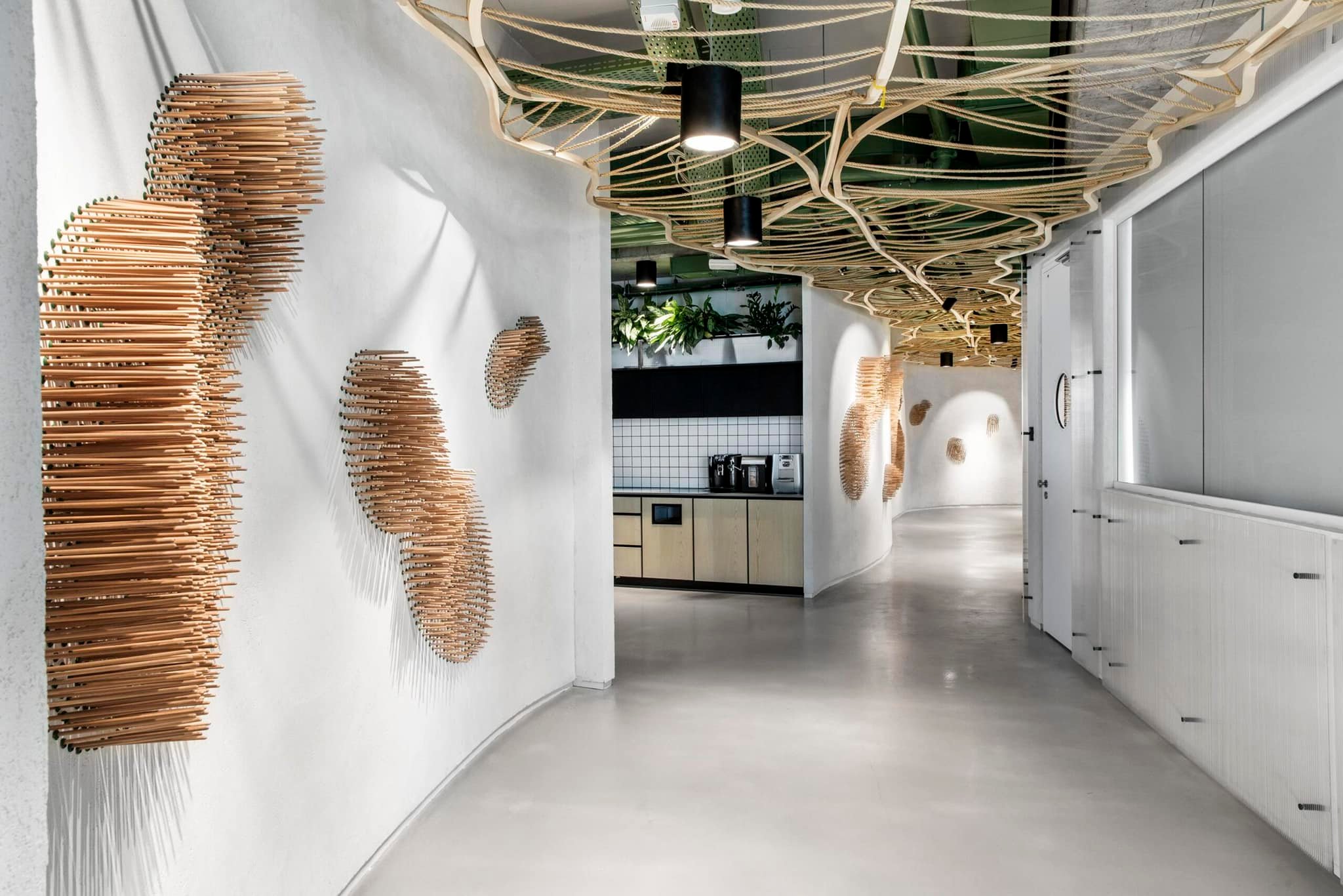 היתרונות של בטון מוחלק בבניית רצפות תעשייתיות